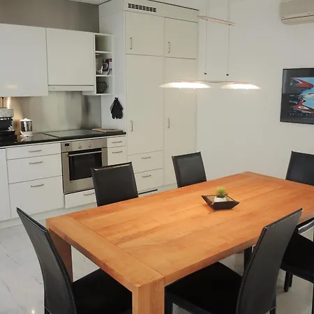 Alice By Fewotessin *