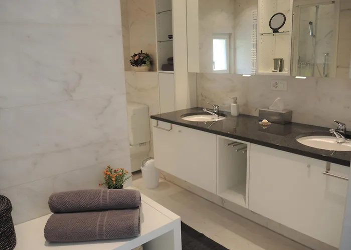 Alice By Fewotessin * Locarno